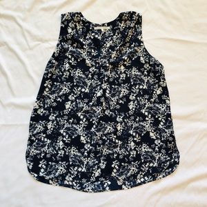 Sleeveless Flowy Blouse